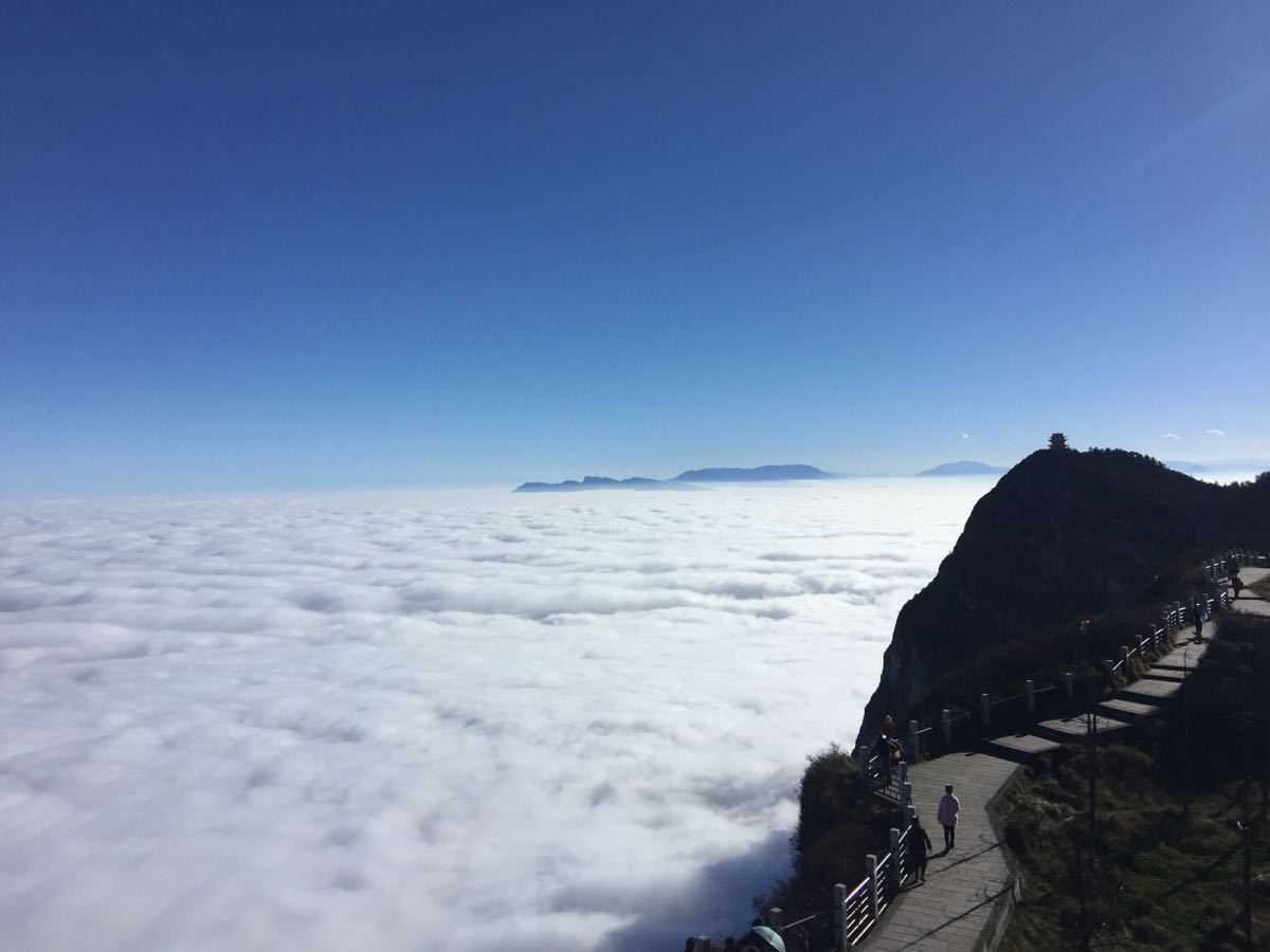 峨眉山金顶